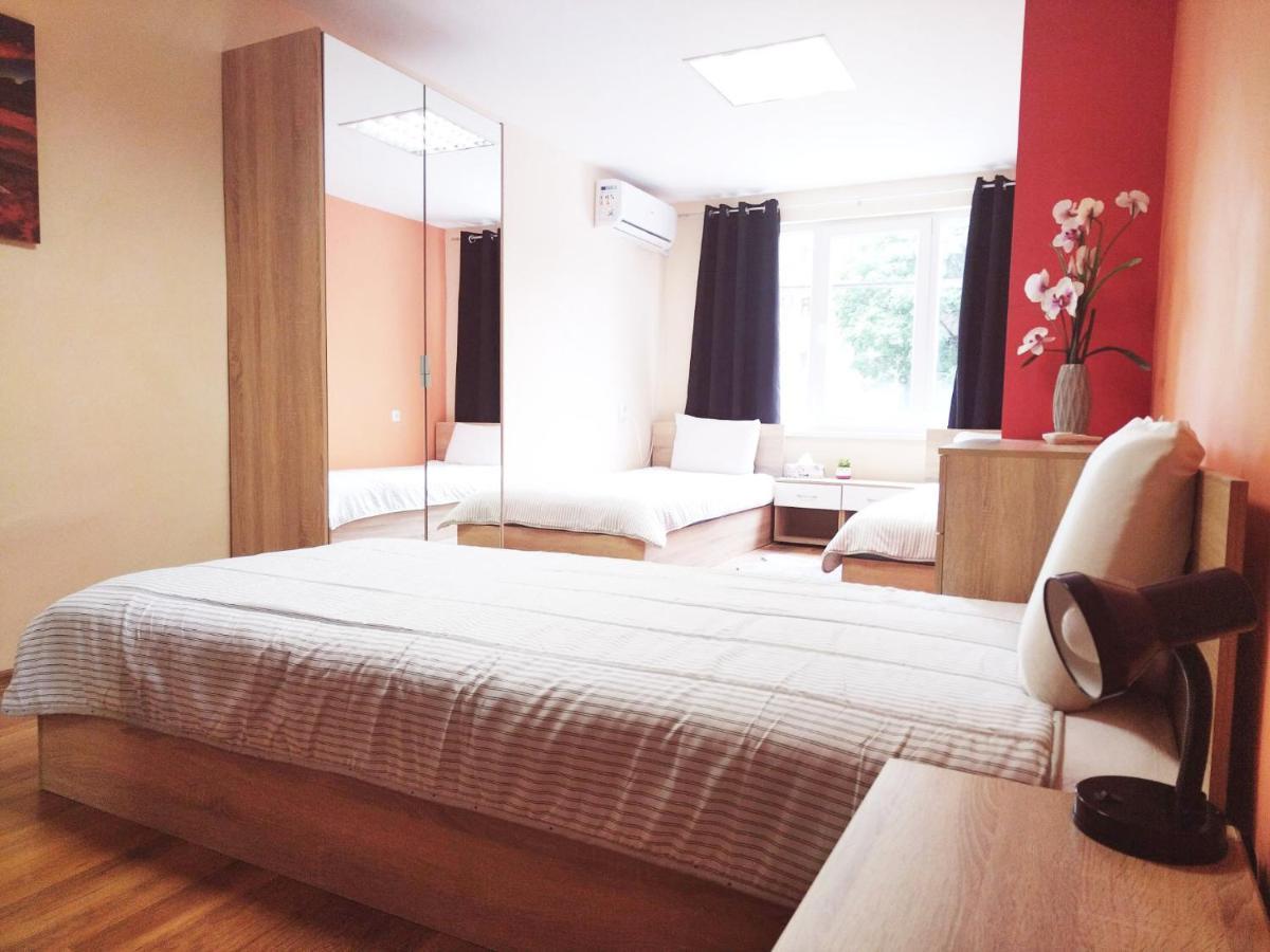 Hostel Roma Warna Exterior foto
