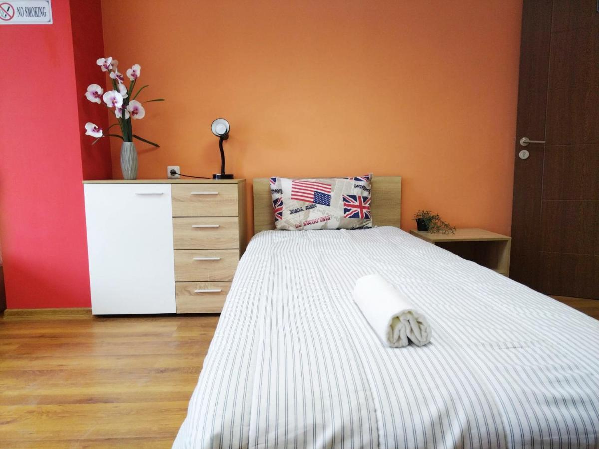 Hostel Roma Warna Exterior foto