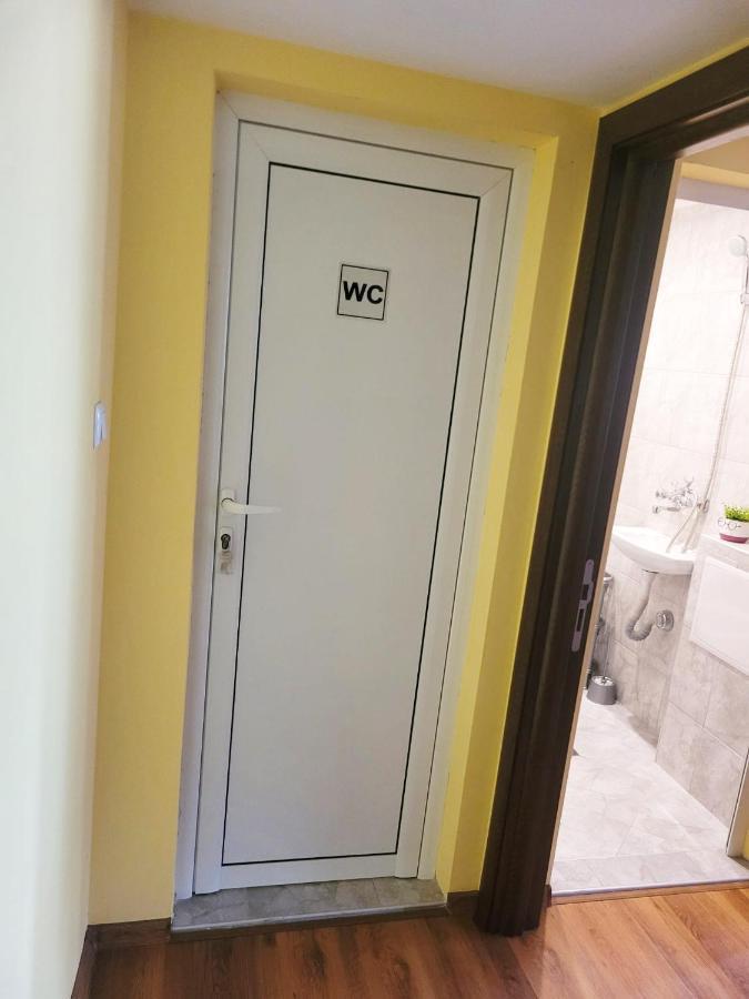 Hostel Roma Warna Exterior foto