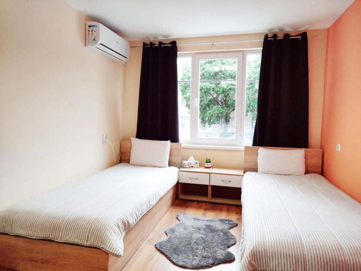 Hostel Roma Warna Exterior foto