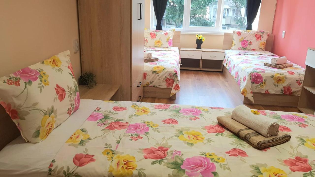 Hostel Roma Warna Exterior foto
