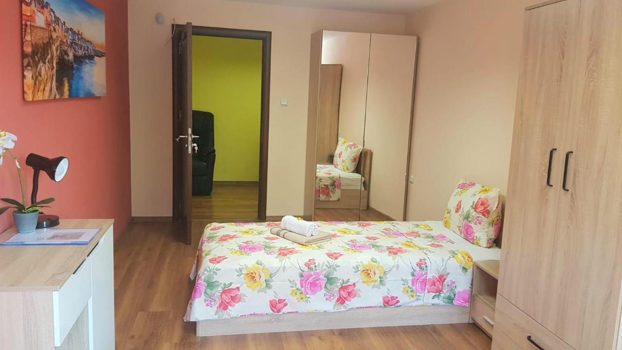 Hostel Roma Warna Exterior foto